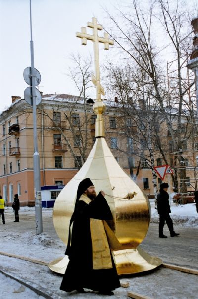 2003 год. Возведение куполов на храм св. Александра Невского