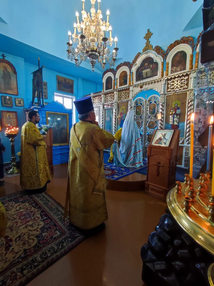 Покровский храм г. Асино отметил престольный праздник архиерейским богослужением
