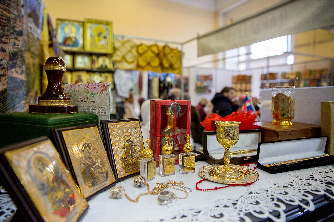 XVI Международная православная выставка «От покаяния к воскресению России» открылась молебном на начало благого дела