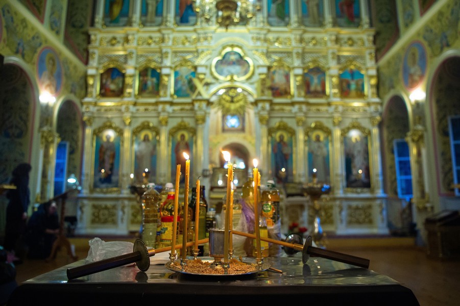 В храмах Томской епархии в дни Рождественского поста совершается Таинство Соборования (расписание)