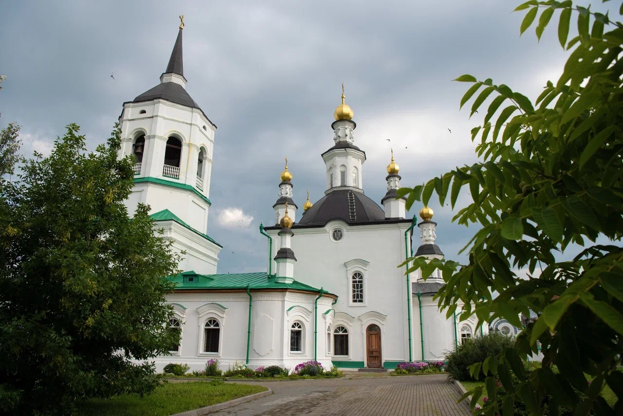 В Казанском храме Богородице-Алексиевского монастыря отметили престольный праздник