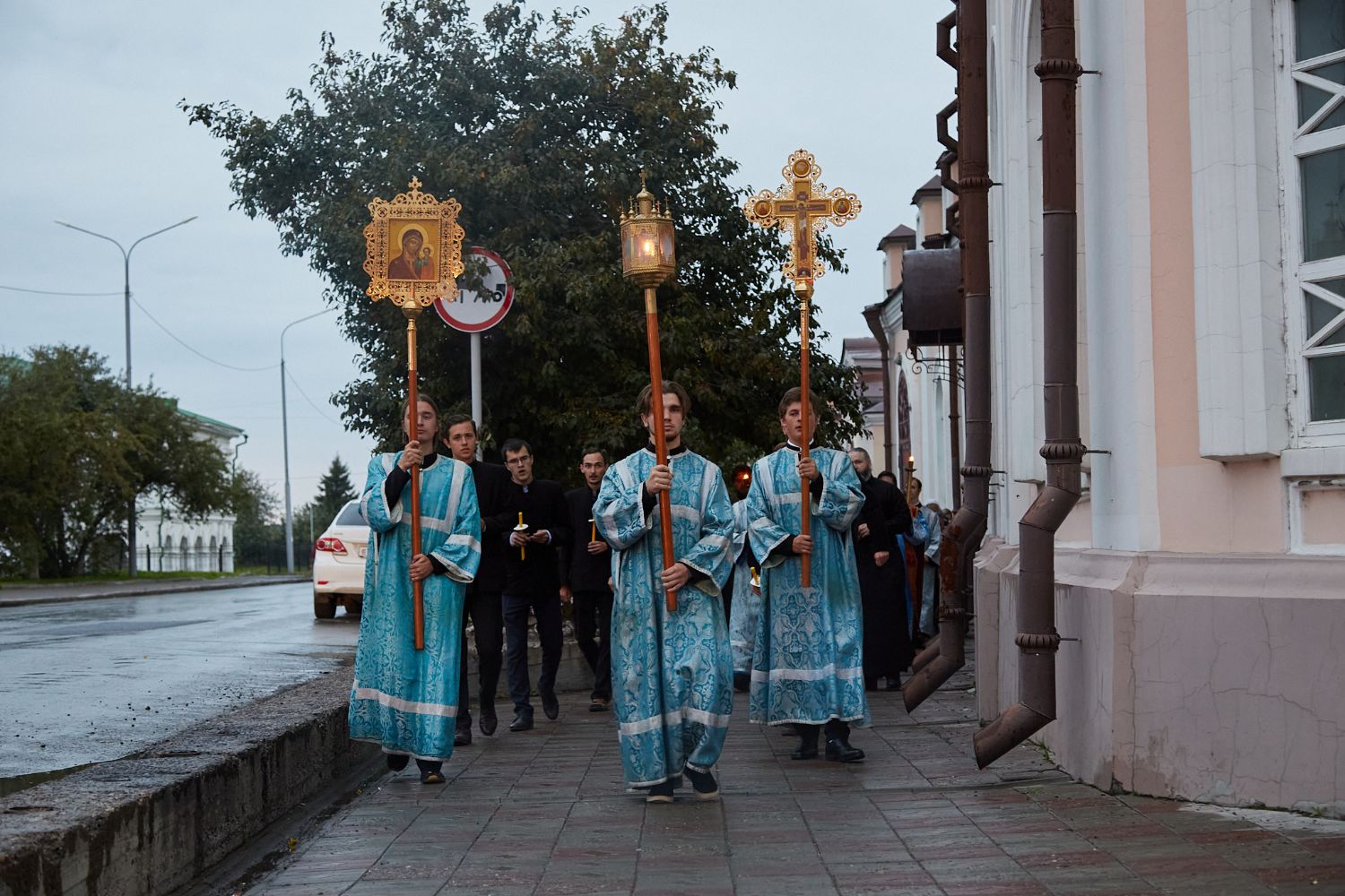 Митрополит Ростислав возглавил чин Погребения Пресвятой Богородицы