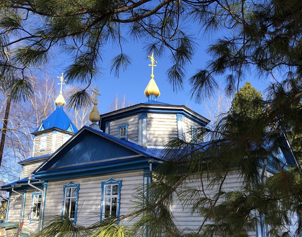 Покровский сельский храм отметил юбилейный престольный праздник архиерейским богослужением