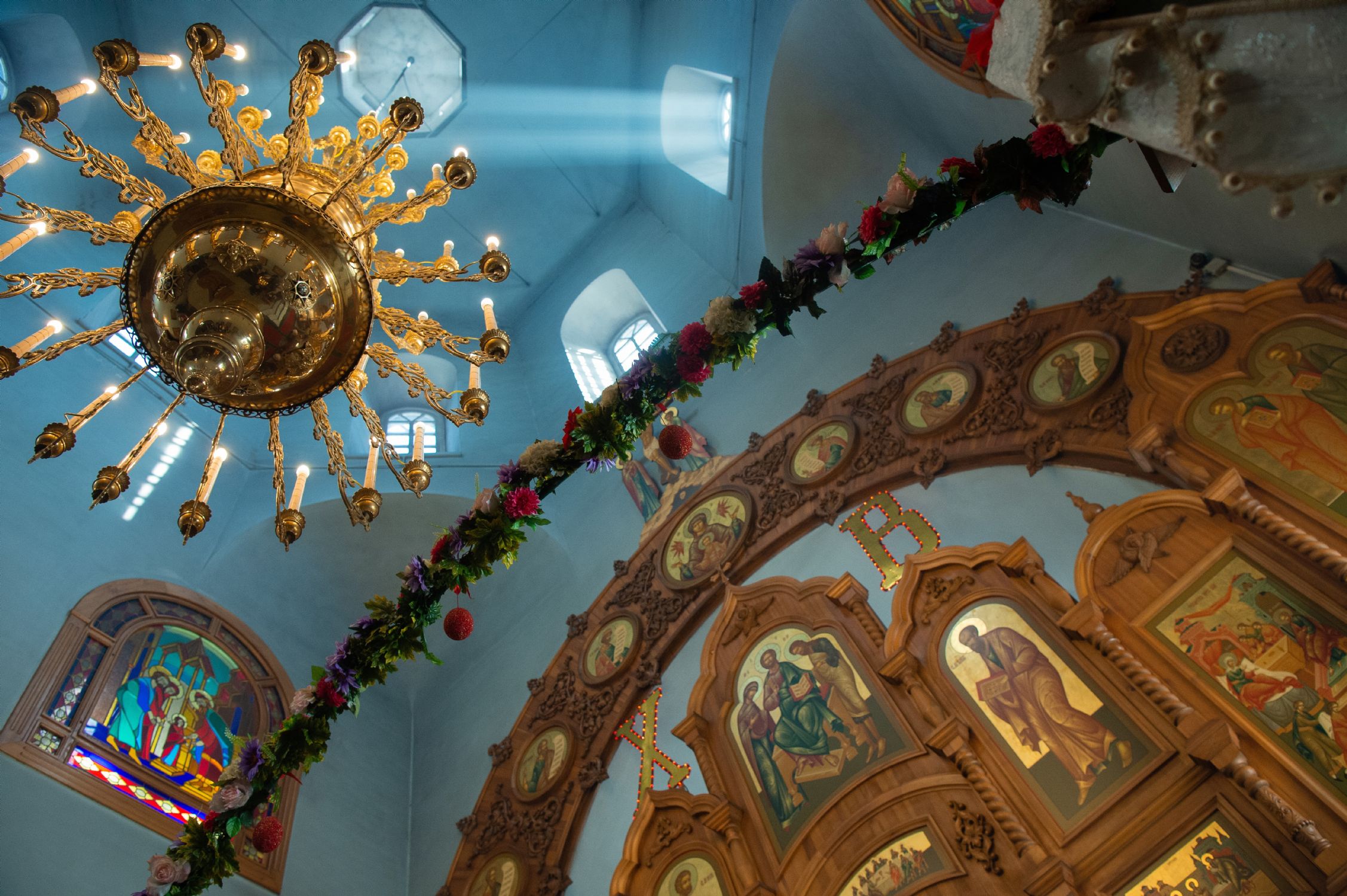 Архиерейская Божественная литургия в Светлую среду была совершена в Знаменском храме г. Томска