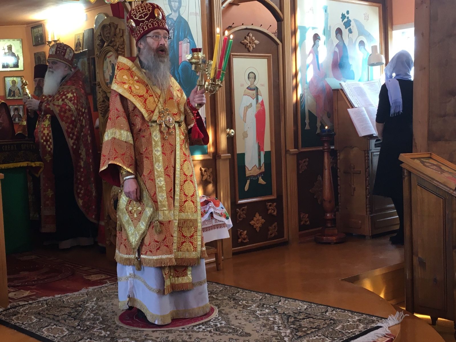 Митрополит Ростислав возглавил пасхальные и Богородичные торжества в сельском храме