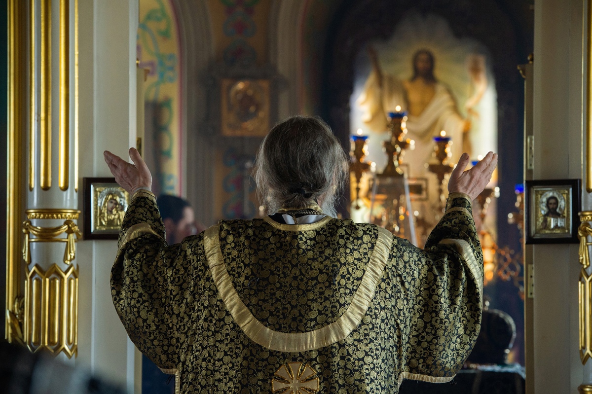 Расписание богослужений митрополита Ростислава на Страстной седмице