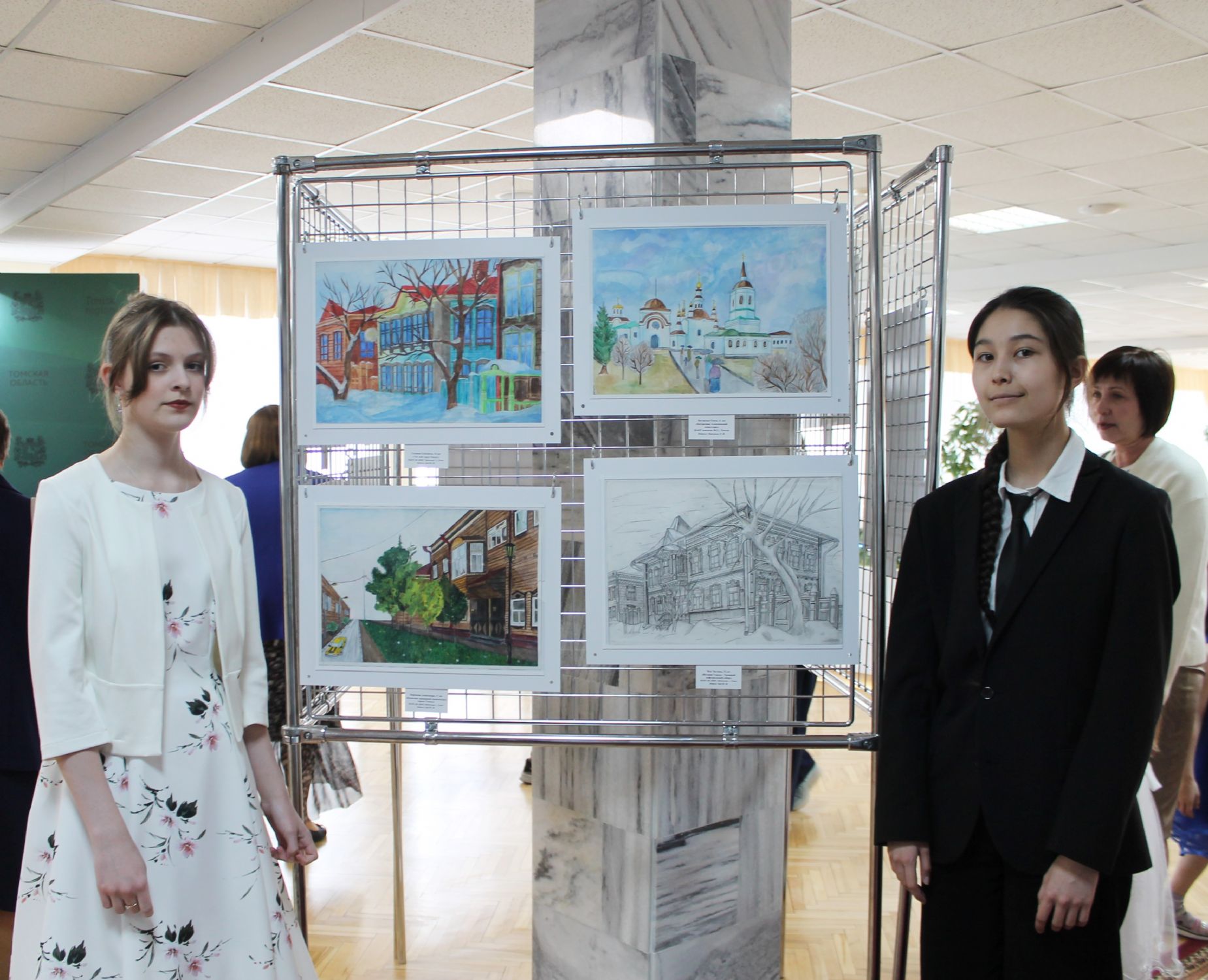 Выставка детских художественных работ в Администрации Томской области