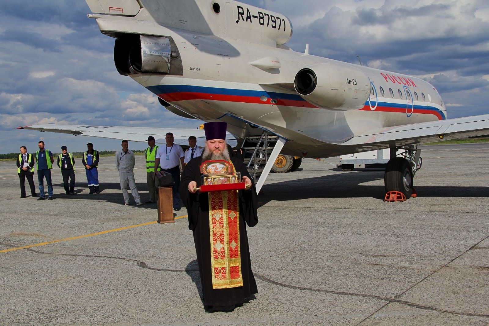 В Томске проводили мощи святого великомученика Георгия Победоносца