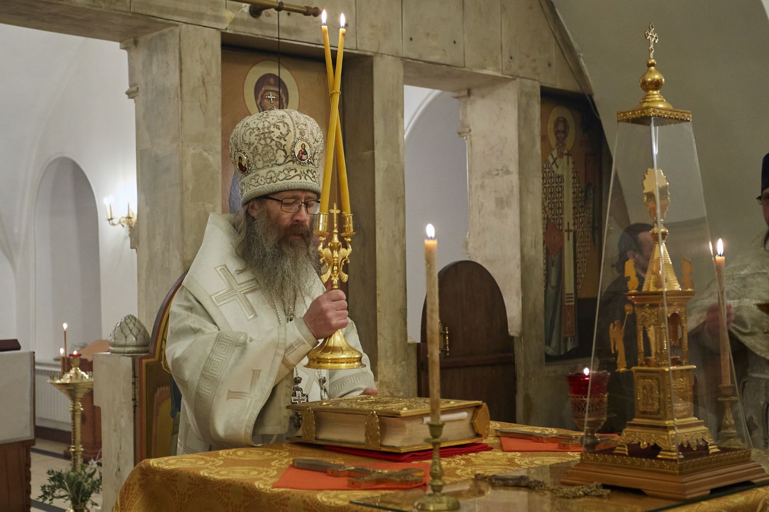 В первый день 2024 года глава Томской митрополии возглавил Божественную литургию