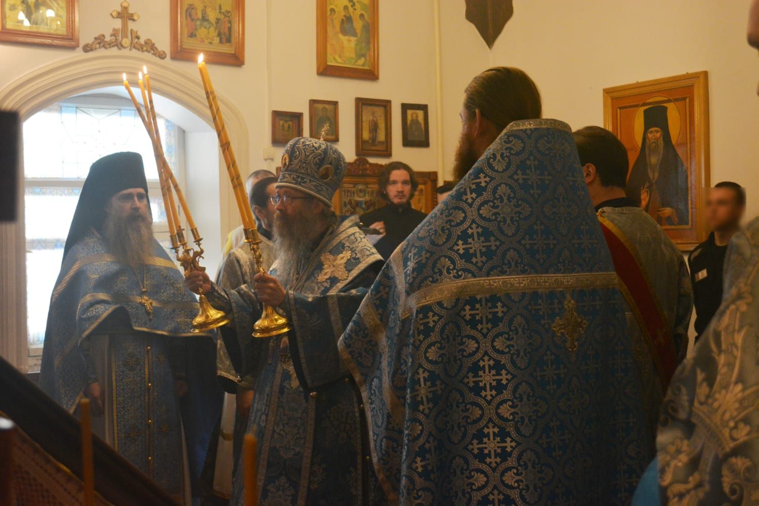 Божественную литургию в Сретенском храме при ИК №4 возглавил Глава Томской митрополии