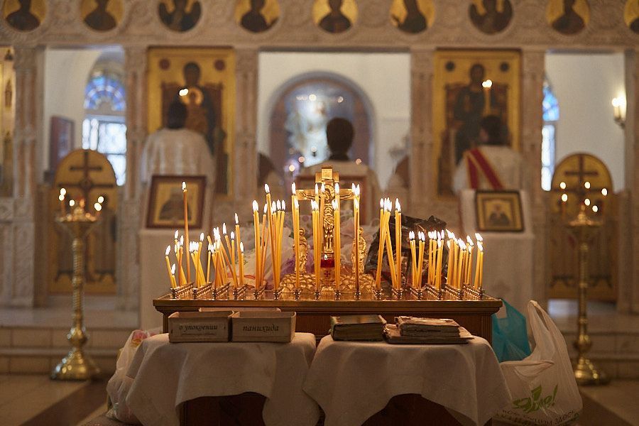 В Троицкую родительскую субботу Церковь молится за всех усопших православных христиан