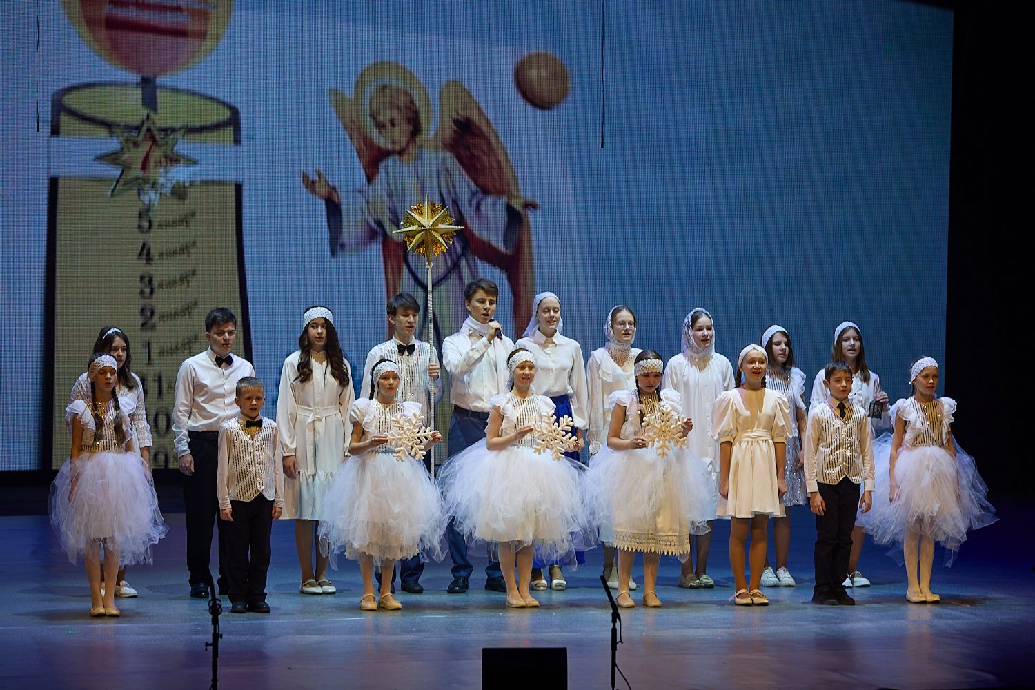 Рождественский концерт воскресных школ впервые вышел на большую сцену Томского драмтеатра