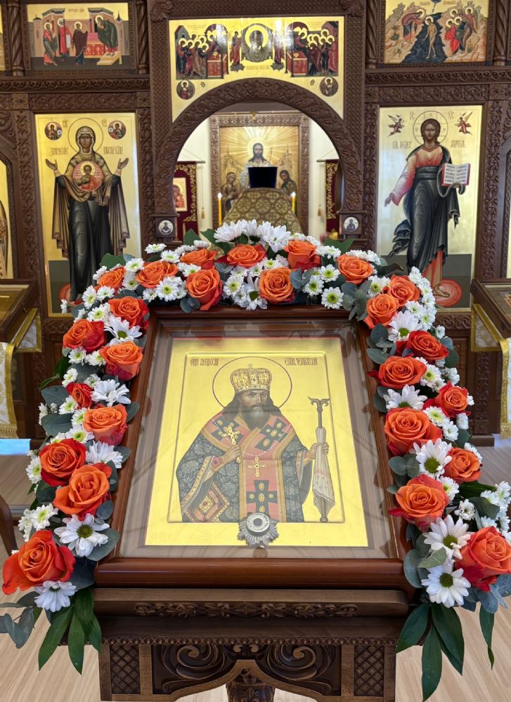 В храме святителя Феодосия Черниговского почтили память небесного покровителя соборной молитвой