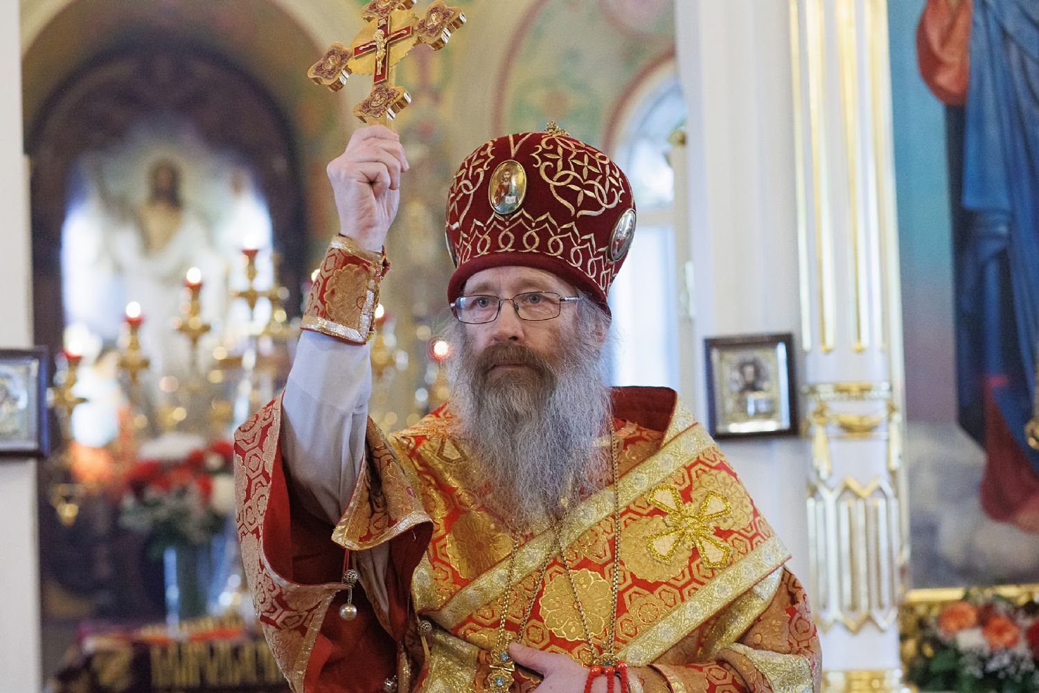 Вечернее богослужение Светлой пятницы Глава Томской митрополии совершил в Воскресенской церкви г. Томска