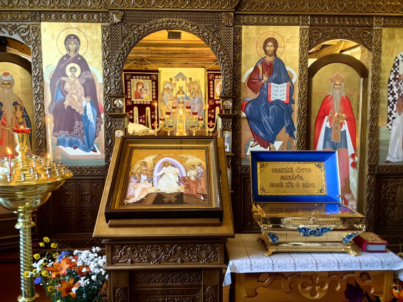 В первые месяцы лета к мощам святителя Макария приложились сотни жителей Томского района