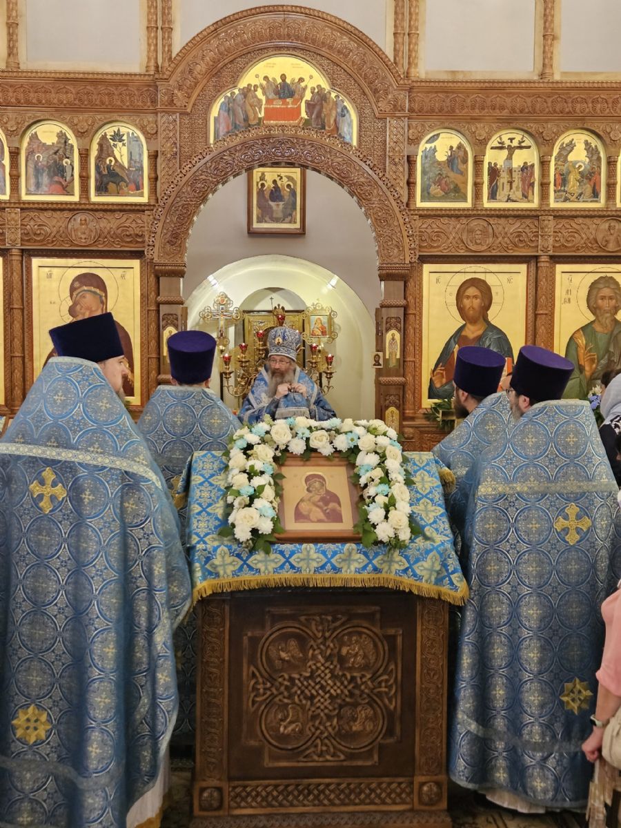 Престольный праздник в храме Владимирской иконы Божией Матери в Северске